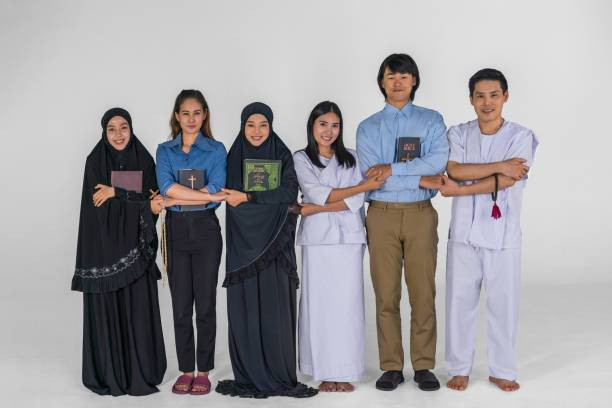 Ilustrasi Sikap Menjaga Keutuhan NKRI Dalam Aspek Kehidupan Beragama Adalah, Foto: Unsplash/Mongkolchon Akesin.