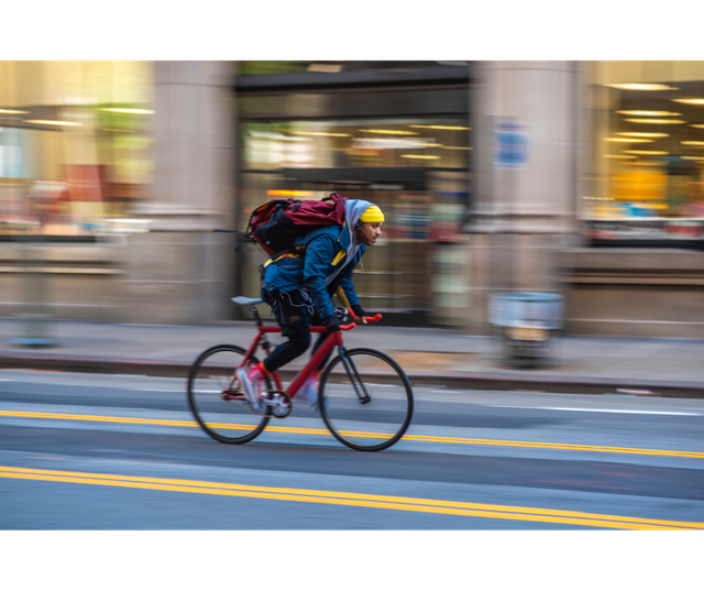 pesepeda di kota sumber canva.com