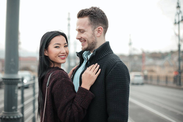 Ilustrasi gemini cocok dengan zodiak apa. Sumber foto: pexels/Andrea Piacquadio.
