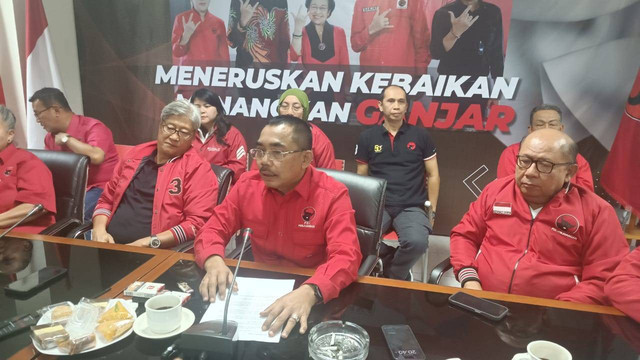 Rapat pleno DPD PDIP DKI Jakarta sanksi PAW Cinta Mega.
Foto: Annisa Thahira Madina/kumparan