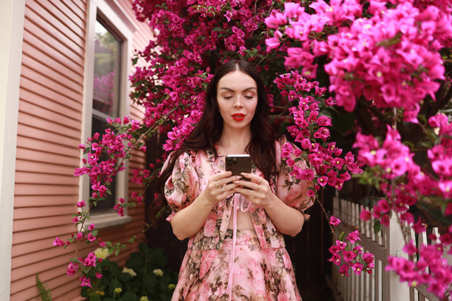 ilustrasi cara menggunakan kuota lokal smartfren. Unsplash/Hiki App.
