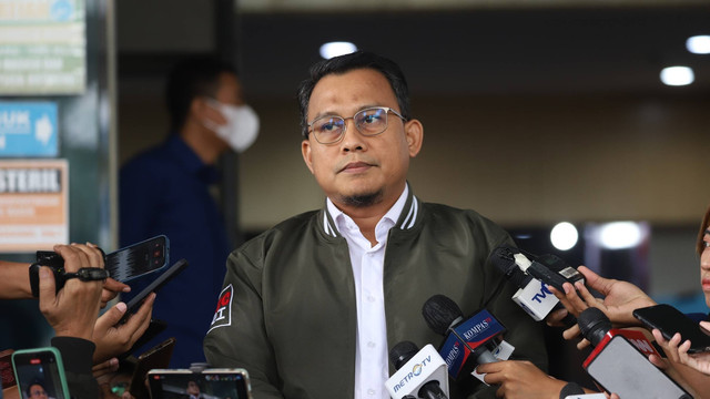 Juru Bicara KPK Ali Fikri memberikan keterangan pers di Gedung KPK, Jakarta, Rabu (27/7/2023). Foto: Dicky Adam Sidiq/kumparan