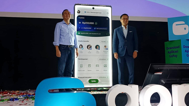 Direktur dan Presiden GoTo Financial Hans Patuwo (kiri) dan CEO PT GoTo Gojek Tokopedia Tbk Patrick Walujo (kanan) menghadiri peluncuran Gopay, Rabu (26/7/2023). Foto: Ghinaa Rahmatika/kumparan