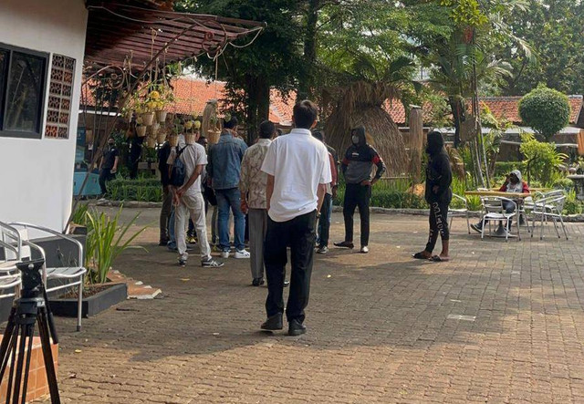 Diskusi tentang Munaslub Partai Golkar dibubarkan sekelompok orang. Foto: Haya Syahira/kumparan