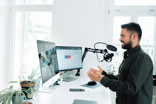 Ilustrasi Virtual Adalah. Sumber: Unsplash/Malte Helmhold