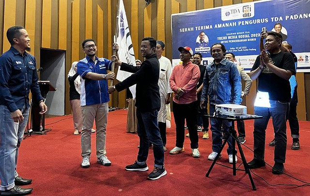Sertinah Pengurus TDA 7.0 ke TDA 8.0 Kota Padang. dok