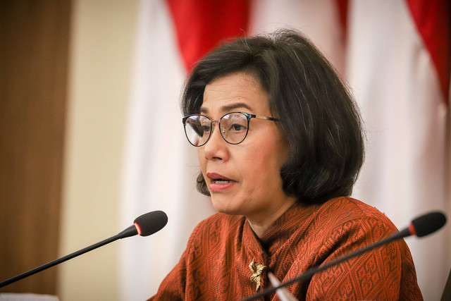Menkeu Sri Mulyani dalam konferensi pers Devisa Hasil Ekspor di Kemenko Perekonomian, Jakarta, Jumat (28/7/2023). Foto: Jamal Ramadhan/kumparan
