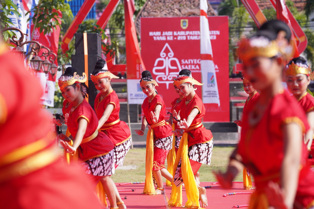 Upacara Hari Jadi ke-219 Kabupaten Klaten yang diadakan di Alun-Alun Klaten, Jumat (28/7/2023). Foto: Dok. Istimewa