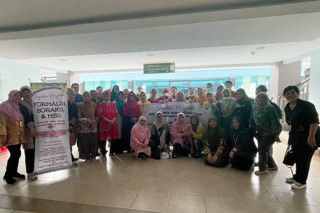 Edukasi Pengabdian Masyarakat mengenai Formalin, Boraks dan MSG di lingkungan Apartemen Salemba Residence, Jakarta Pusat (Dok. Tim Pengabdian Masyarakat FKUI)