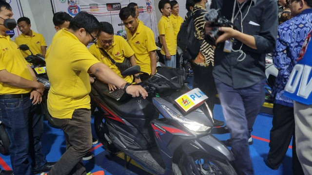 Contoh motor konversi listrik, Jumat (28/7/2023). Foto: Ave Airiza Gunanto/kumparan