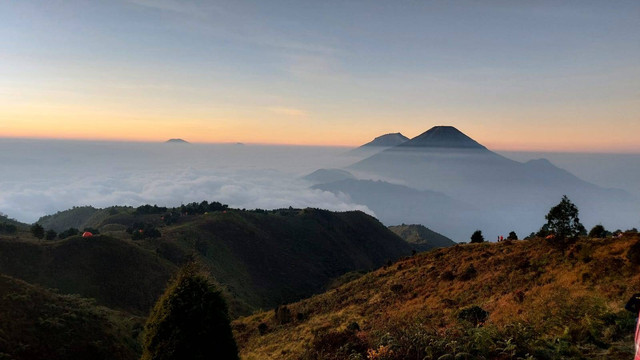 "Pemandangan Gunung Prau//Sumber:Dok.Pribadi"