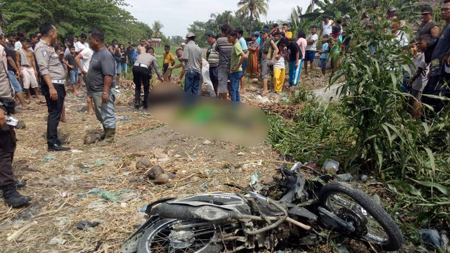 Kecelakaan kereta api vs sepeda motor di Kecamatan Sei Bamban, Kabupaten Serdang Bedagai, Sumut pada Jumat (28/7/2023). Foto: Dok. Polres Serdang Bedagai