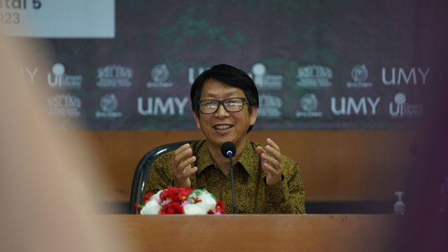 Penyampaian Materi oleh Junaidi.