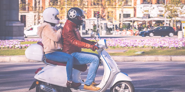 Caption tentang Motor. Sumber: Unsplash/Heliberto Arias