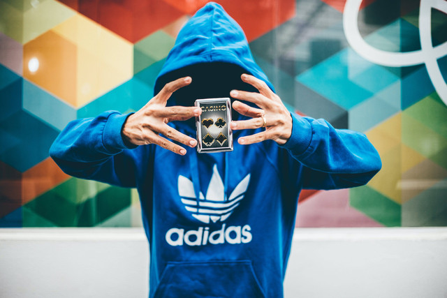 Ilustrasi Cara Cek Adidas Ori, Foto: pexels/Kaique Rocha