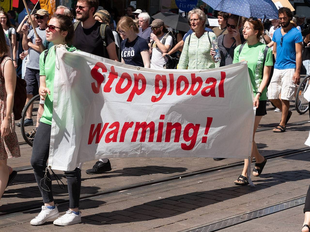 Aksi protes menuntut tindakan pencegahan global warming (sumber: PIXABAY)
