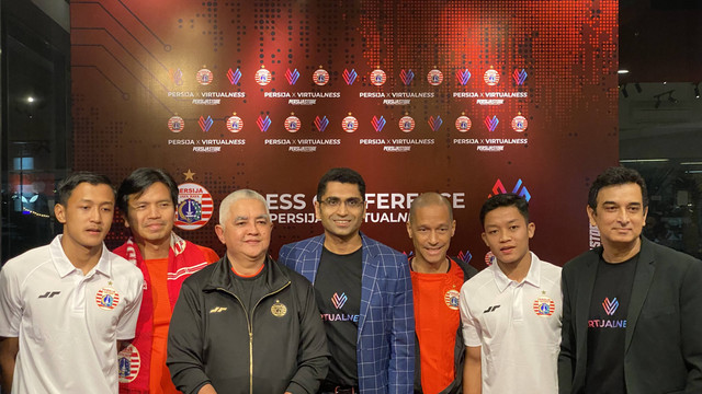 Kerja sama Persija dengan Virtualness di Jakarta, Kamis (27/7).
 Foto: Soni Insan Bagus/kumparan