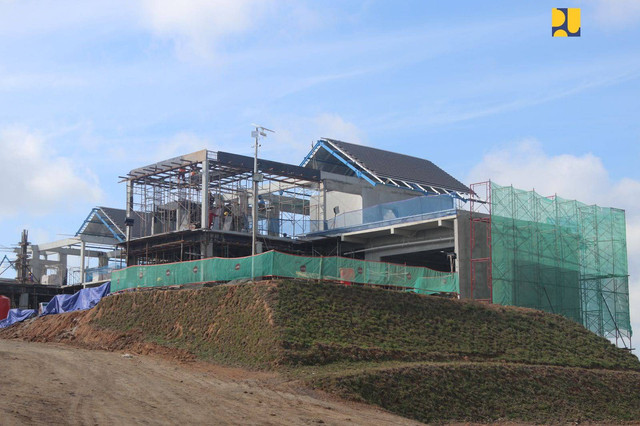 Menteri PUPR Basuki Hadimuljono meninjau progres pembangunan IKN Nusantara. Foto: PUPR