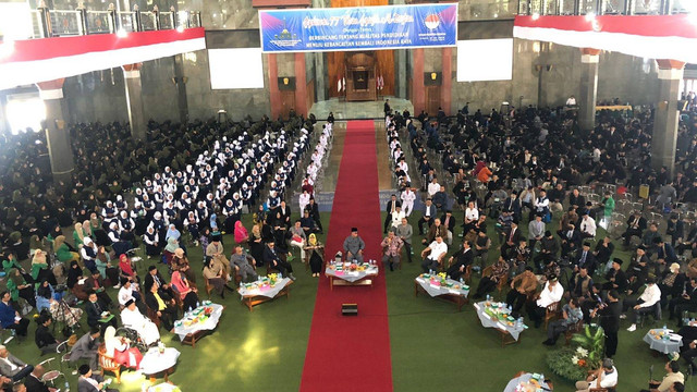 Pondok Al-Zaytun milik Panji Gumilang mengadakan acara ulang tahun yang ke-77 di Masjid Rahmatan Lil Alamin pada Minggu (30/7/2023). Foto: kumparan