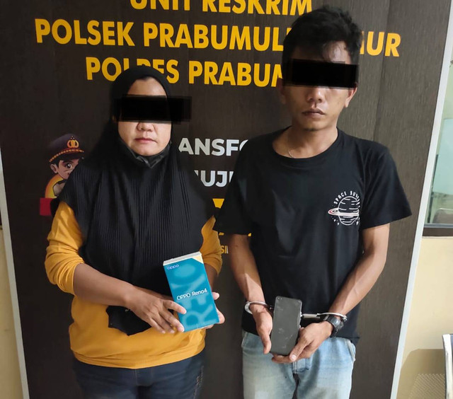 Wanita bernisial WM dan pemuda ADS saat ditangkap polisi. (ist)