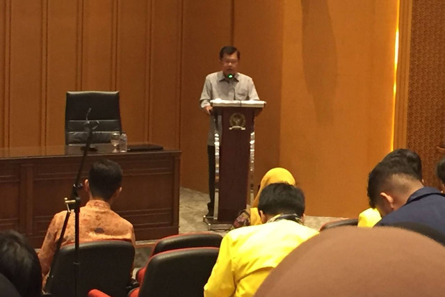 Wakil Presiden ke-10 dan ke-12 Republik Indonesia, Jusuf Kalla dalam acara Seminar Anak Muda untuk Politik pleh PUSKAPOL UI di Gedung Nusantara, Kompleks Parlemen, Jakarta, Senin (31/7/2023).  Foto: Zamachsyari/kumparan