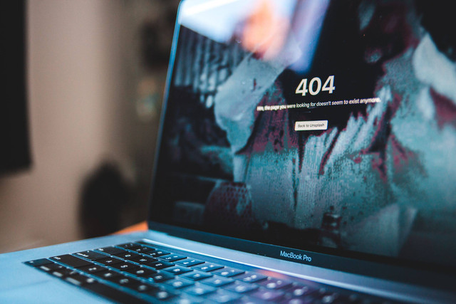 Ilustrasi 404 Not Found di website. Foto Unsplash