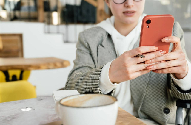 Ilustrasi cara membeli token listrik di PLN Mobile. Sumber: Pexels