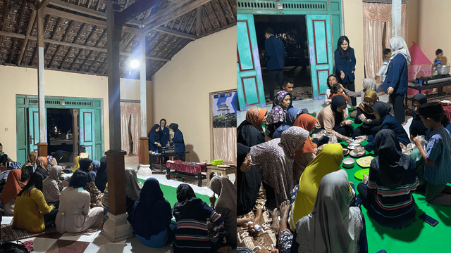 Pelatihan dan Pendampingan Berbasis Manajemen Usaha Desa oleh Kelompok 381 MMD UB di Desa Ngaglik, Kecamatan Srengat, Kabupaten Blitar (Sumber: Dokumentasi MMD UB 381)