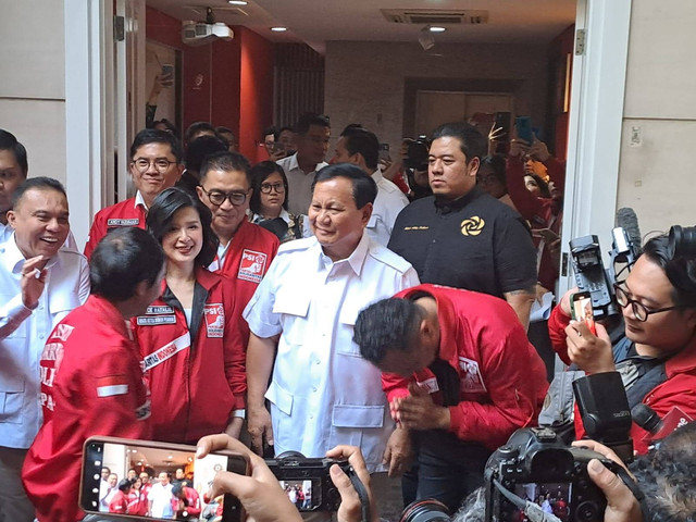 Ketua Umum Partai Gerindra, Prabowo Subianto tiba di Kantor DPP PSI, Tanah Abang, Jakarta Pusat, Rabu (2/8/2023). Foto: Zamachsyari/kumparan
