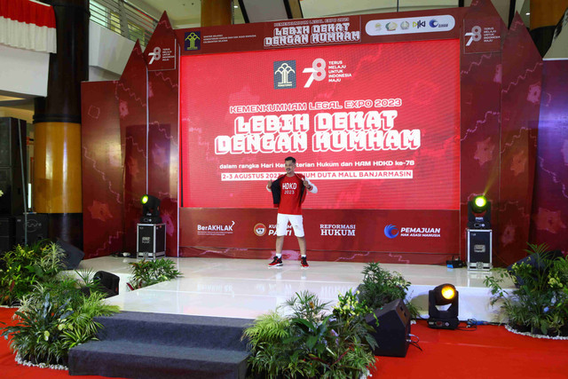 Tampil Memukau, Petugas LPKA Martapura Ikuti Fashion Show pada Legal Expo Kemenkumham 2023