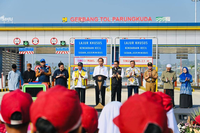 Presiden Jokowi meresmikan Tol Ciawi-Sukabumi ruas Cigombong-Cibadak, Jumat (4/8/2023). Foto: Laily Rachev/Biro Pers Sekretariat Presiden