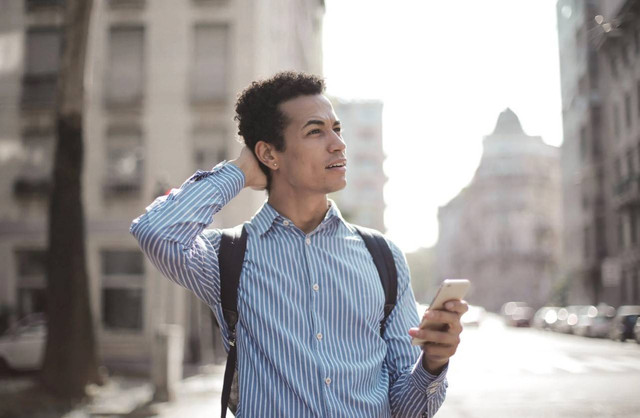 Ilustrasi cara mengatasi Top Up DANA tidak masuk. Sumber: Pexels