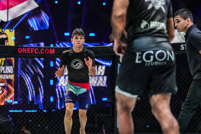 Mikey Musumeci, Juara Dunia ONE Flyweight Submission Grappling, dikenal dengan gaya tanding yang agresif. Foto: ONE Championship