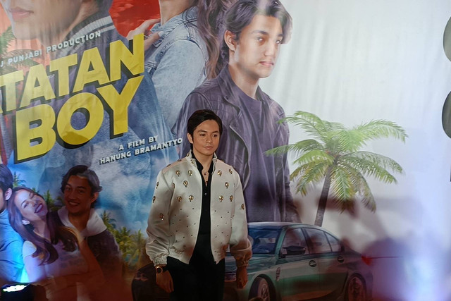 Angga Yunanda pada Red carpet Film Catatan Si Boy, di XXI Epicentrum, Jakarta Selatan, Sabtu (5/8/2023). Foto: Giovanni/kumparan