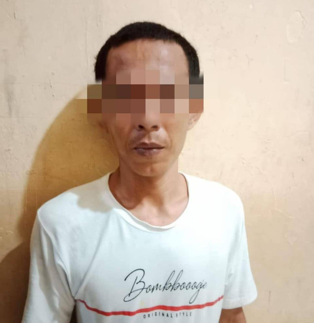 Pelaku yang berhasil diamankan. | Foto: Dok Polres Pesisir Barat
