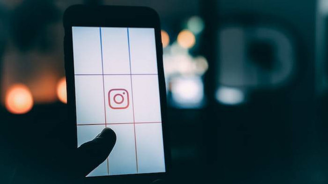 Ilustrasi contoh caption reels IG. Sumber: unsplash.com/ Luke van Zyl