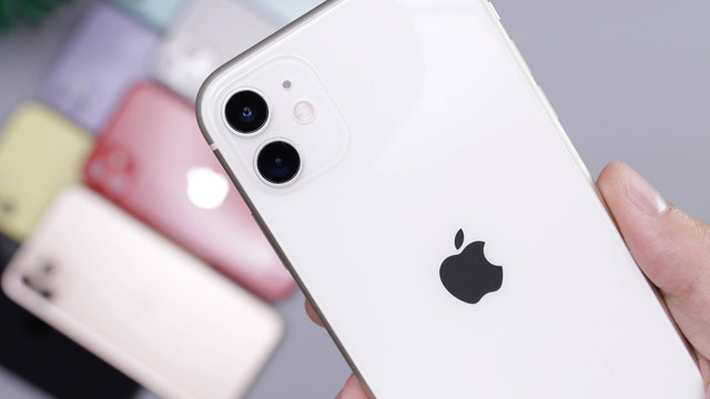 Ilustrasi iPhone 11 Berapa Sim Card? Begini Penjelasannya. Foto: Unsplash.com/Daniel Romero