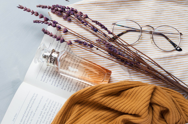Cara Pemakaian Parfum. Foto: Unsplash/Vanesa conunaese.
