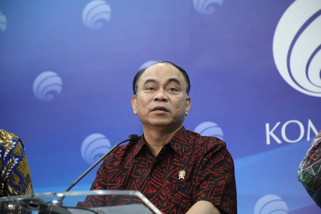 Menteri Komunikasi dan Informatika (Menkominfo), Budi Arie Setiadi, memberikan update terkait pemberantasan judi online di Media Center Kementerian Kominfo di Jakarta Pusat, Selasa (8/8/2023). Foto: Fitra Andrianto/kumparan
