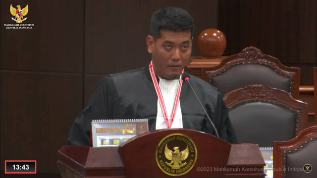 Tim Kuasa Hukum Gerindra, Raka Gani Pissani. Foto: Youtube/Mahkamah Konstitusi RI