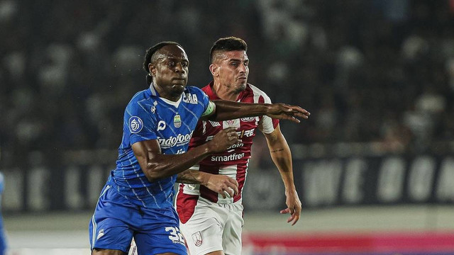 Pertandingan Liga 1 2023/24 antara Persis Solo vs Persib Bandung di Stadion Manahan, Solo, Selasa (7/8). Foto: Instagram/@persisofficial