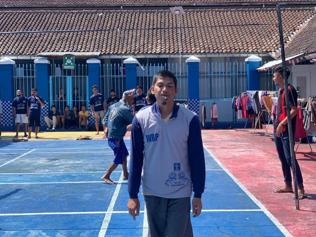 Peringatan Kemerdekaan Untuk WBP Rutan Temanggung : Lomba Membawa Kelereng