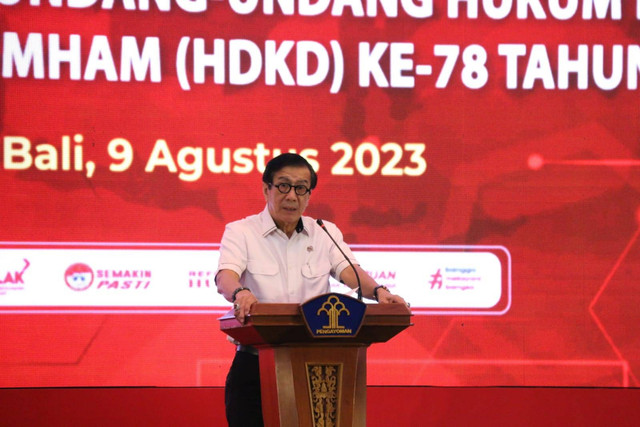 Menkumham Yasonna Laoly saat memberikan sambutan dalam sosialisasi UU KUHP di Trans Resort Bali, Kabupaten Badung, Bali Rabu,(9/8). Foto: Kemenkumham Bali.