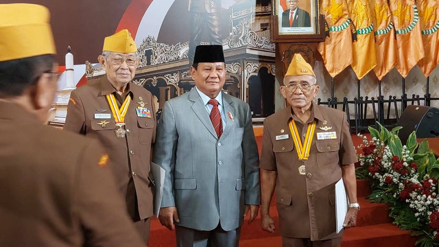 Menhan RI Prabowo Subianto dalam acara Peringatan Hari Veteran di Universitas Sebelas Maret (UNS), di Solo, Jawa Tengah, Kamis (10/8/2023). Foto: Dok. Istimewa