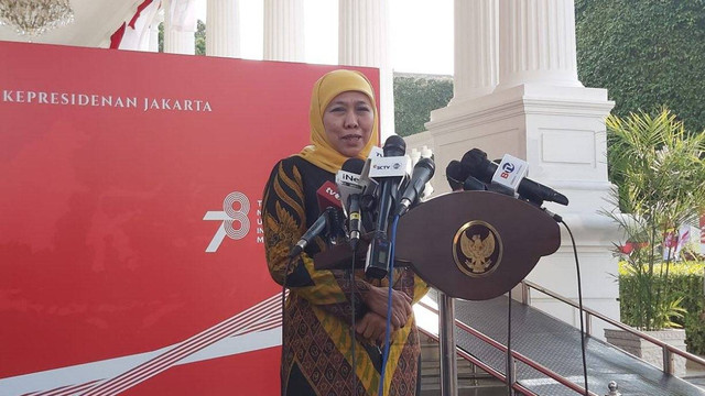 Gubernur Jawa Timur Khofifah Indar Parawansa di Istana Kepresidenan. Foto: Nadia Riso/kumparan