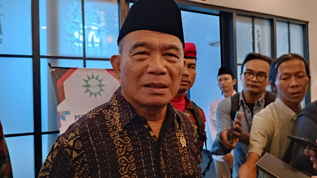Menko Pembangunan Manusia dan Kebudayaan (PMK) Muhadjir Effendy saat di Yogyakarta, Jumat (11/8/2023). Foto: Arfiansyah Panji Purnandaru/kumparan