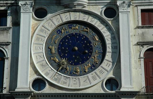 Ilustrasi Mid Tier Zodiak. Foto: dok. Unsplash/Micky White