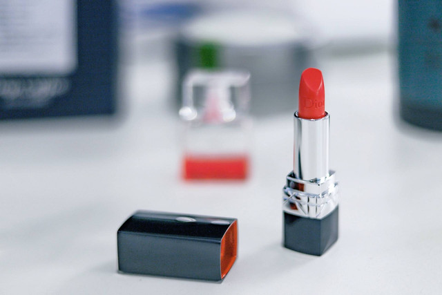 Ilustrasi Jenis Lipstik. Sumber: Unsplash/Raychan