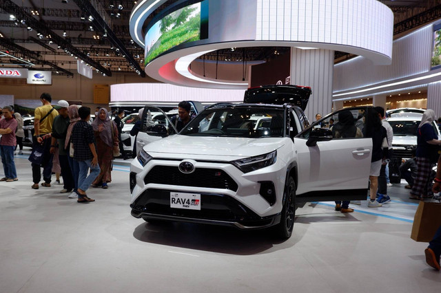 Toyota RAV4 PHEV GR Sport di GIIAS 2023. Foto: Aditya Pratama Niagara/kumparan