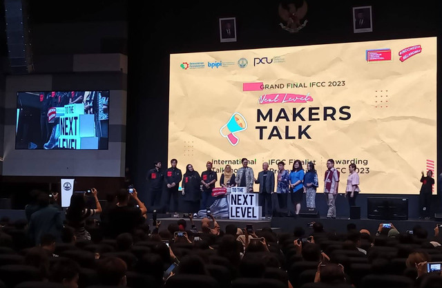 Gelaran grand final Indonesia Footwear Creative Competition (IFCC) di kampus PCU Surabaya, Sabtu (12/8) sore. Foto: Masruroh/Basra
